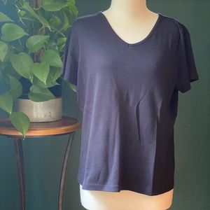 L.L. Bean v neck t shirt large